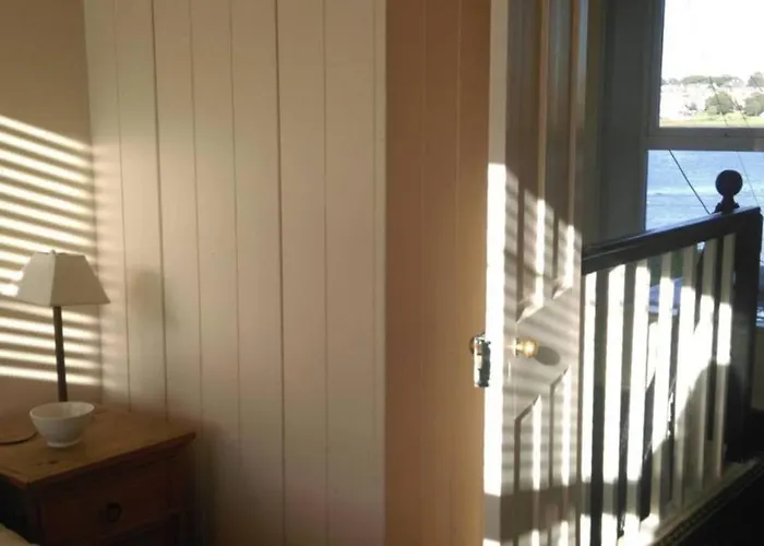 Avoca's Summer Nook *